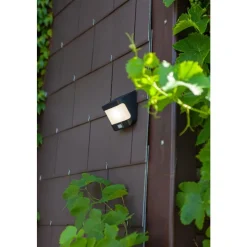 Lutec TRY Solar wandlamp met sensor Zwart LED 8W