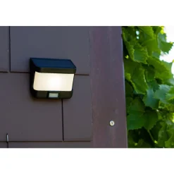 Lutec TRY Solar wandlamp met sensor Zwart LED 8W