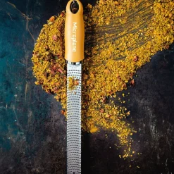 Microplane Premium Classic Serie zester Mosterdgeel