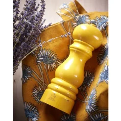 Peugeot Paris u'Select Manuele zoutmolen u'Select in gelakt hout, saffraangeel, 18 cm