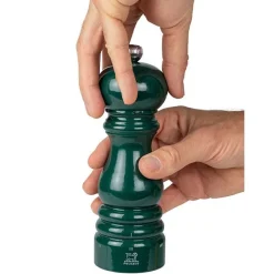 Peugeot Paris u'Select Zirlion Manuele zoutmolen in gelakt hout 18cm bosgroen