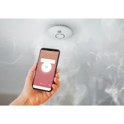 Qnect WiFi Slimme rook- en hittemelder | 2X AA (1J-batterij) | Einde levensduur melding