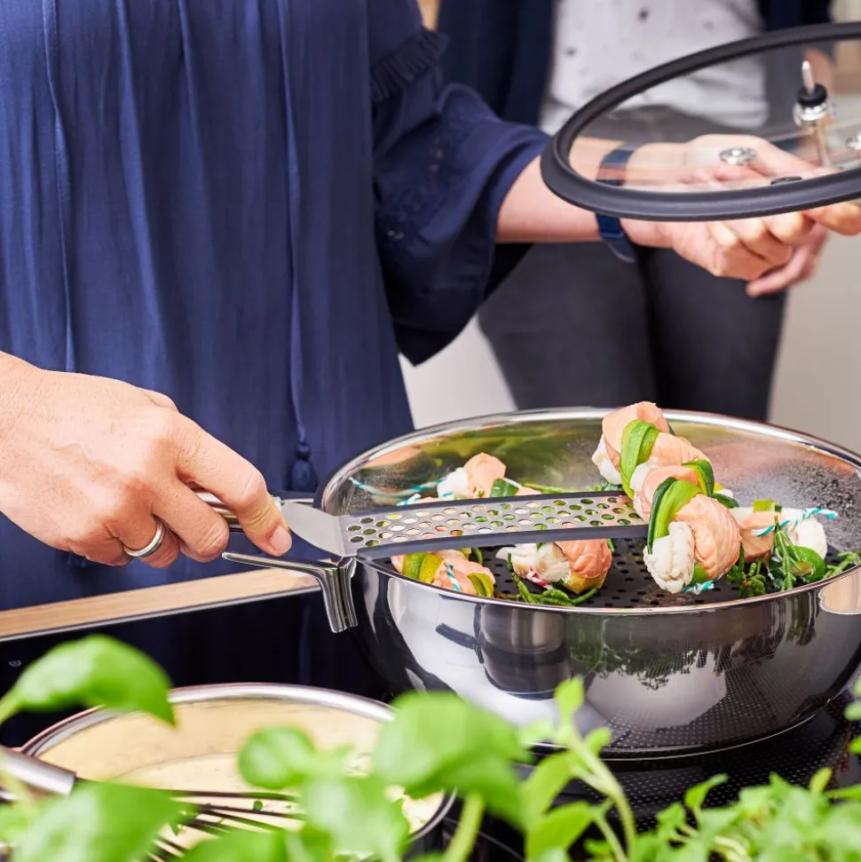 Rösle Flexibele spatel geperforeerd 32cm RVS met siliconen rand