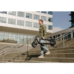 Segway-Ninebot Kickscooter F2 Plus E Powered by Segway - E-step - Actieradius: 55km - Snelheid: 25km/h