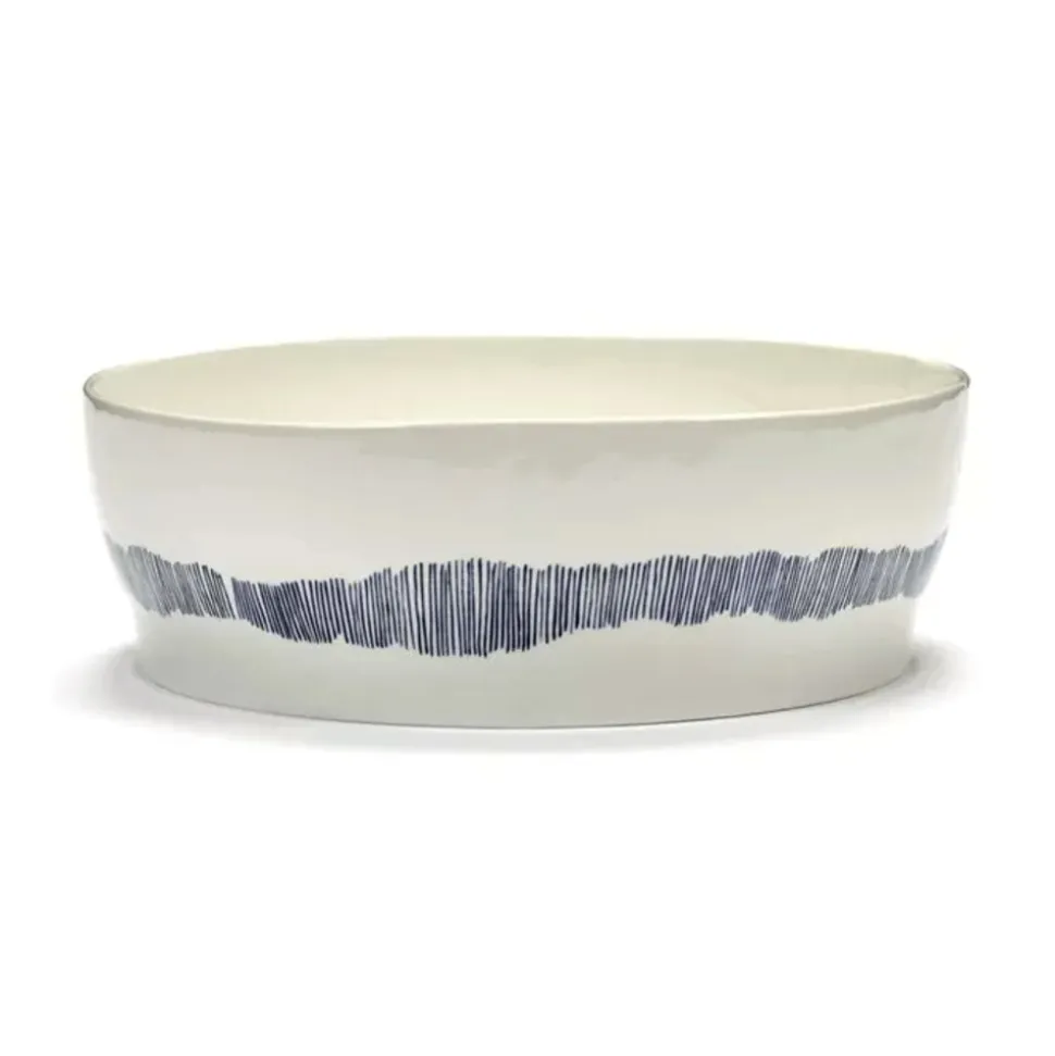 Serax Feast tableware by Ottolenghi Saladekom 28,5cm H9,5cm Wit Swirl-Stripes Blauw
