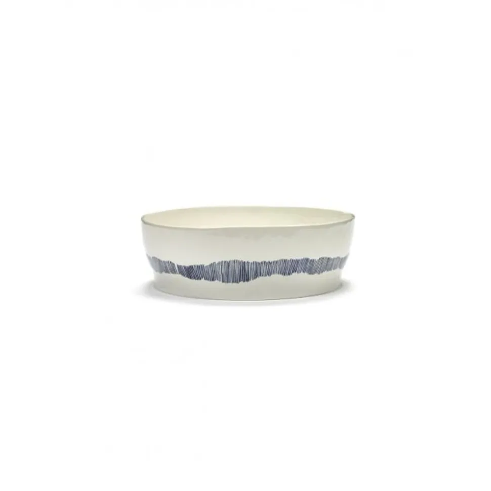 Serax Feast tableware by Ottolenghi Saladekom 28,5cm H9,5cm Wit Swirl-Stripes Blauw