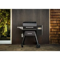 Traeger Ironwood 650 met D2 contoller