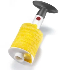 Westmark Ananassnijder uit kunststof zwart en wit 8.6x9.8x23.9cm